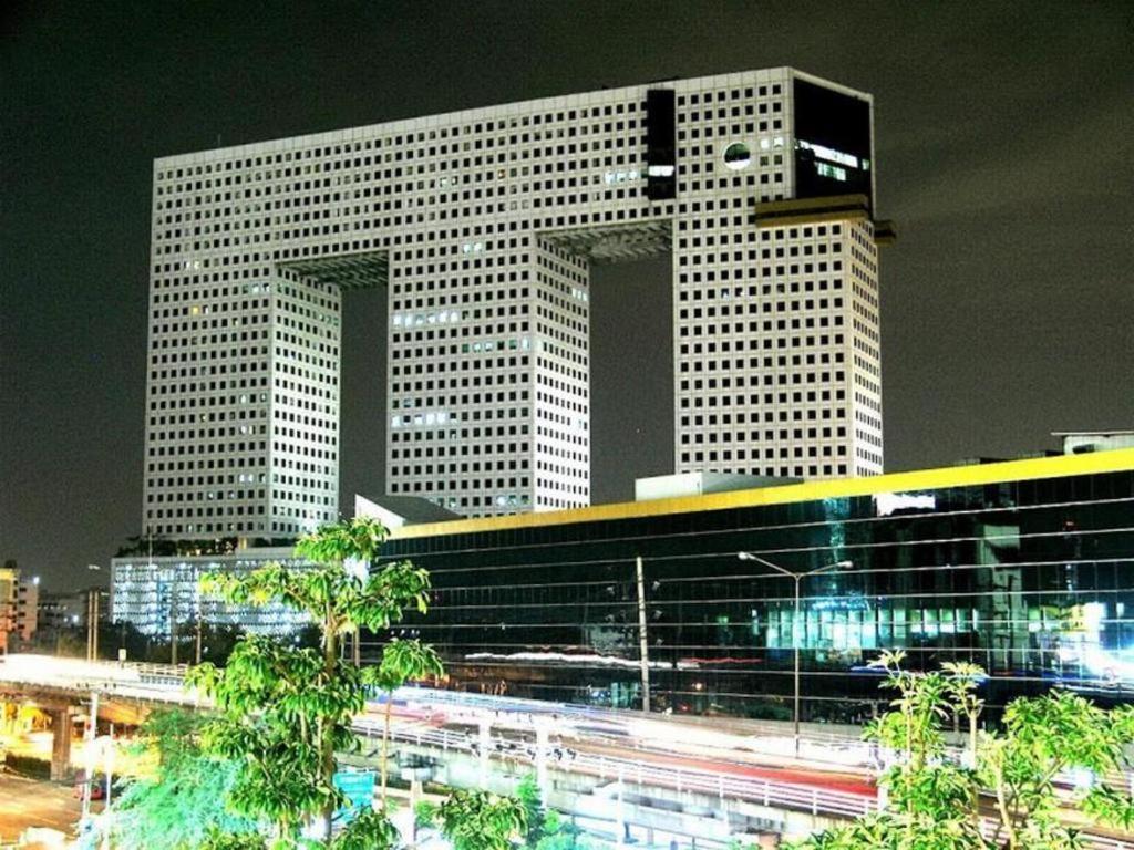 Iyarin@Tuk Chang Ratchayothin Hotel Bangkok Buitenkant foto