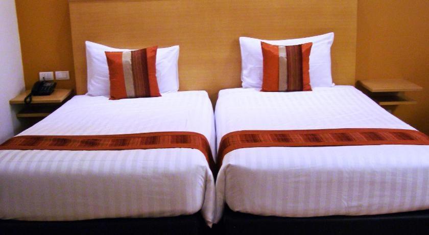 Iyarin@Tuk Chang Ratchayothin Hotel Bangkok Buitenkant foto