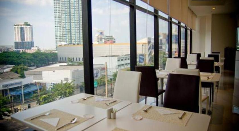 Iyarin@Tuk Chang Ratchayothin Hotel Bangkok Buitenkant foto